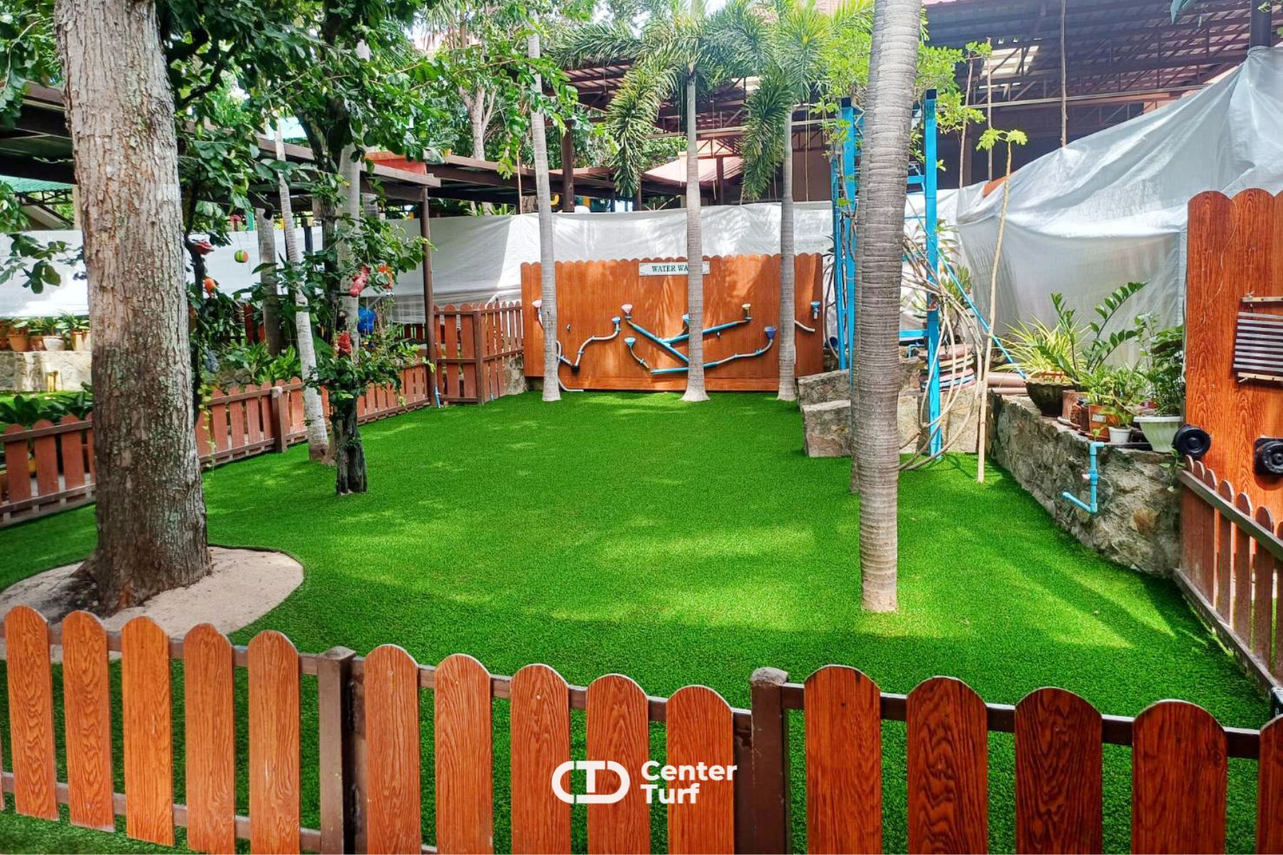 เพราะพื้นที่ในโรงเรียนไม่ได้ต้องการแค่ความสวยงาม แต่ยังต้องคำนึงถึงความสะอาด ความสะดวกในการดูแลรักษา และความเหมาะสมในการใช้งานระยะยาว