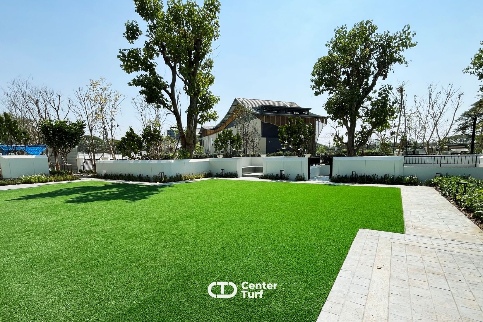 เพราะเป็นสิ่งแรก ๆ ที่ผู้มาเยือนมองเห็น จึงช่วยสร้างความประทับใจตั้งแต่ก้าวแรก