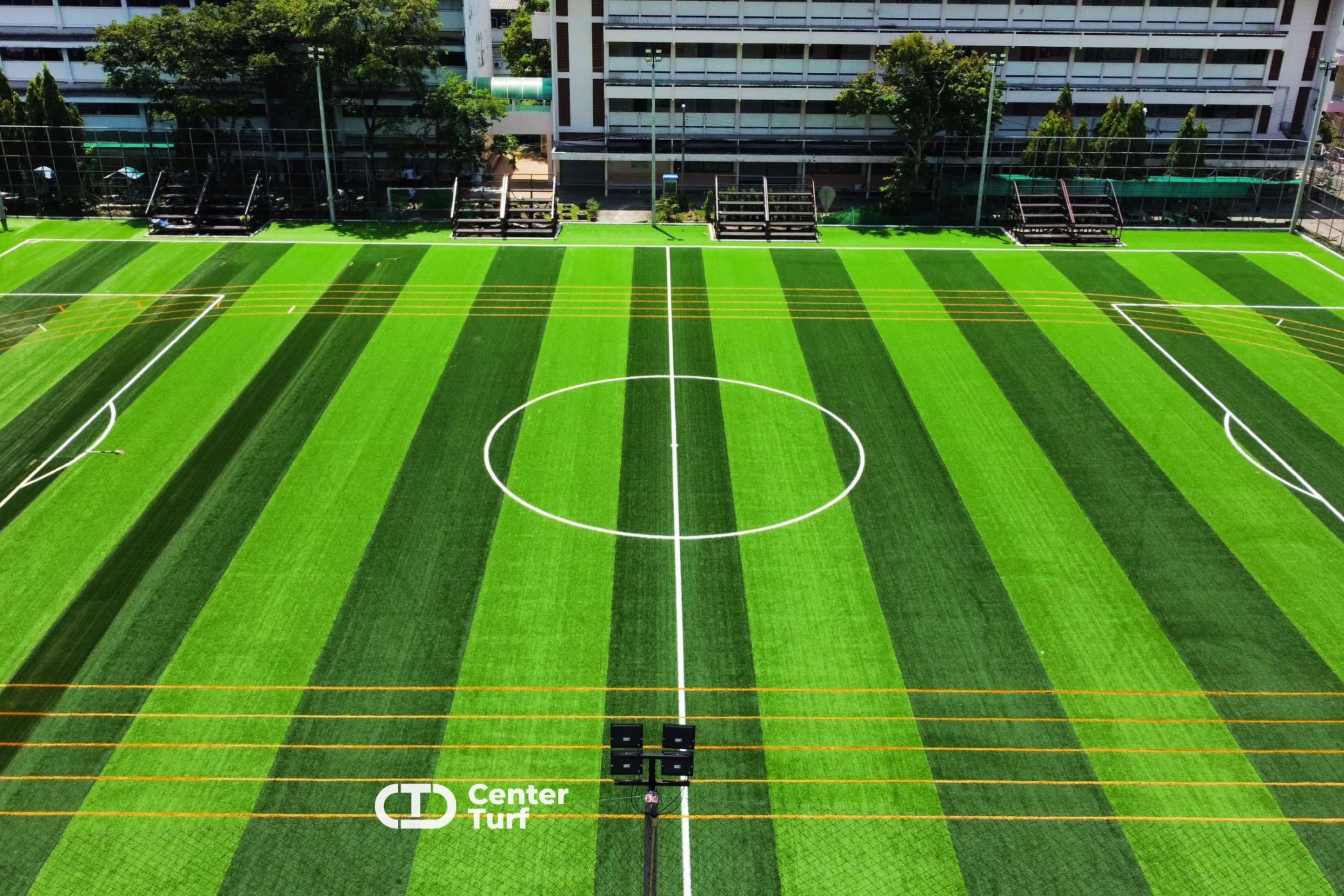 ส่งมอบสนามคุณภาพให้กับทางโรงเรียน เพื่อรองรับการใช้งานได้อย่างเต็มประสิทธิภาพ หมดปัญหาเรื่อง น้ำขัง หรือ เม็ดยางลอย หลังฝนตกหนัก เพราะเราใส่ใจระบบระบายน้ำของสนาม ซึ่งเป็นส่วนสำคัญในการใช้งานจริง