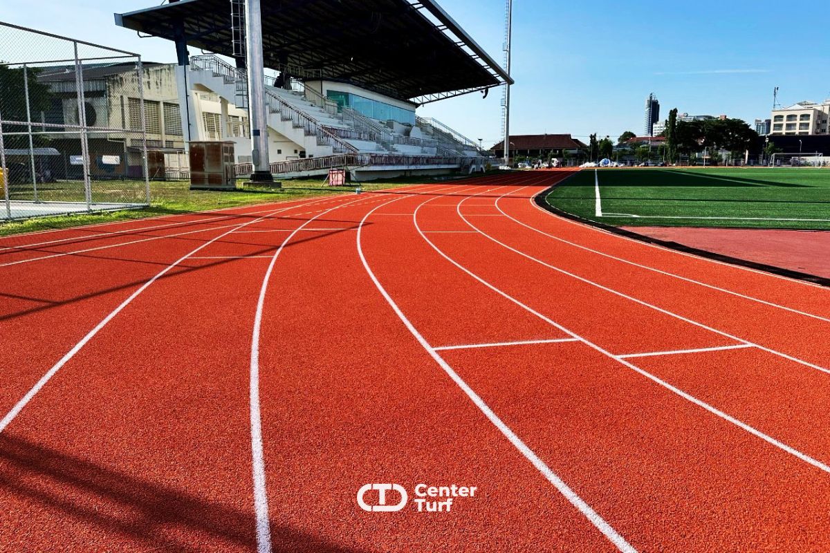 Center Turf เชี่ยวชาญด้านสนามฟุตบอลหญ้าเทียมมาตรฐาน พร้อมพื้นลู่วิ่งคุณภาพสูง ดูแลตั้งแต่งานออกแบบ งานวางระบบ ควบคุมทุกขั้นตอนโดยทีมงานผู้เชี่ยวชาญ