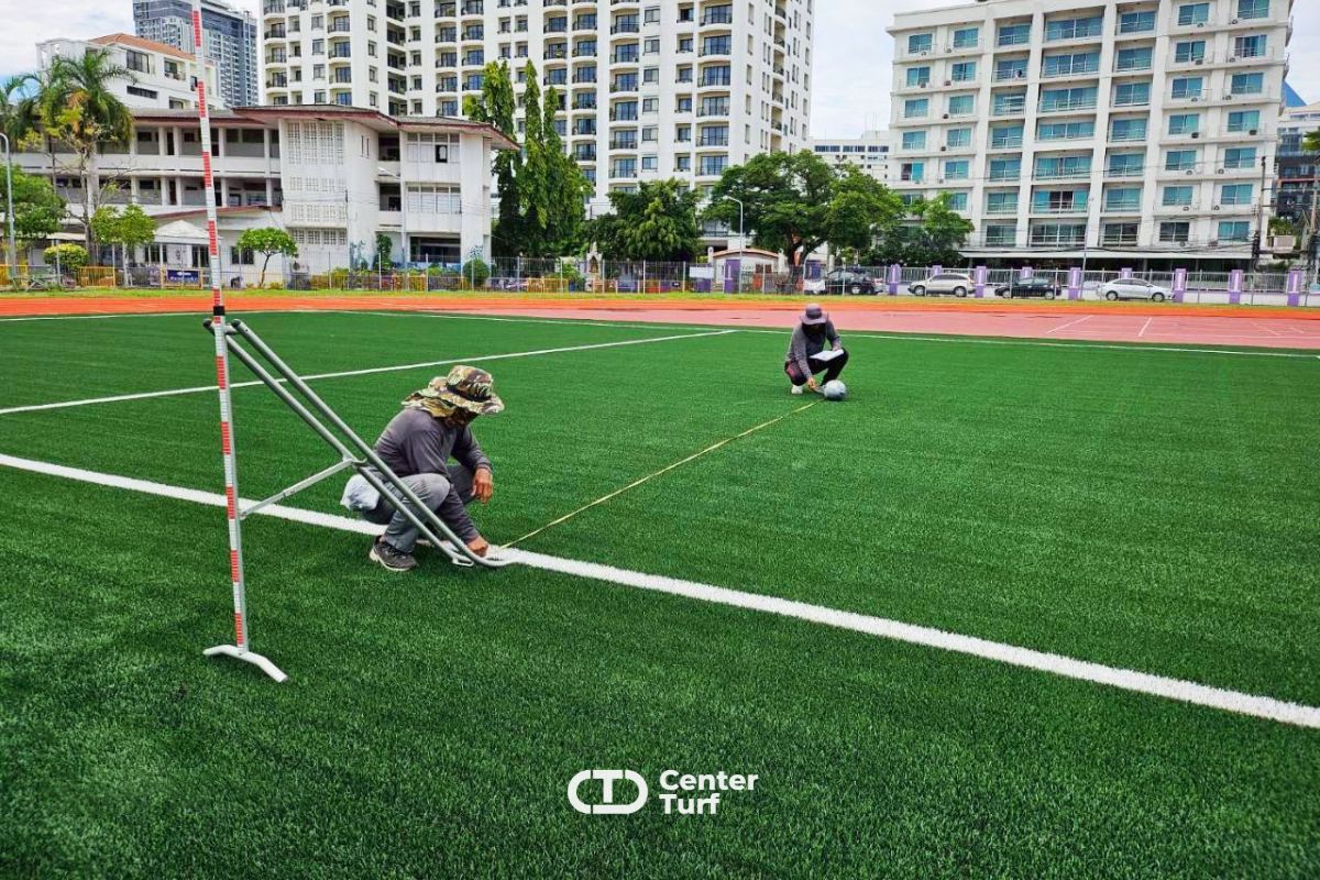Center Turf เชี่ยวชาญด้านสนามฟุตบอลหญ้าเทียมมาตรฐาน พร้อมพื้นลู่วิ่งคุณภาพสูง   ดูแลตั้งแต่งานออกแบบ งานวางระบบ ควบคุมทุกขั้นตอนโดยทีมงานผู้เชี่ยวชาญ