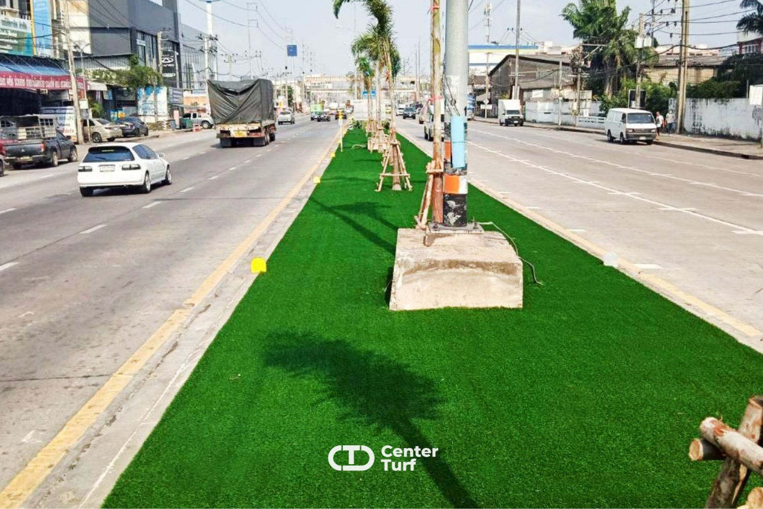 โดดเด่นด้วยความทนทานต่อทุกสภาพอากาศ ไม่ว่าจะเป็น  แสงแดดจัดหรือฝนตกหนัก ก็ยังคงสีสันสวยงาม 