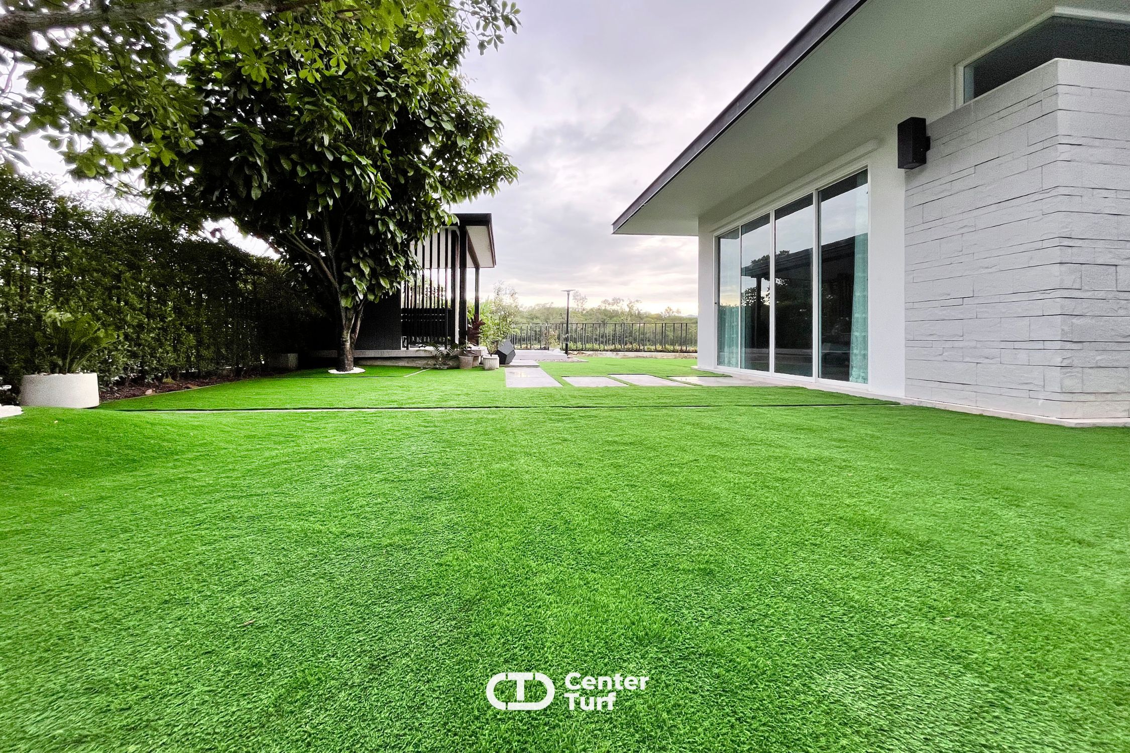 ใช้งานได้จริง ไม่ต้องคอยดูแลหรือตัดแต่งให้ยุ่งยาก