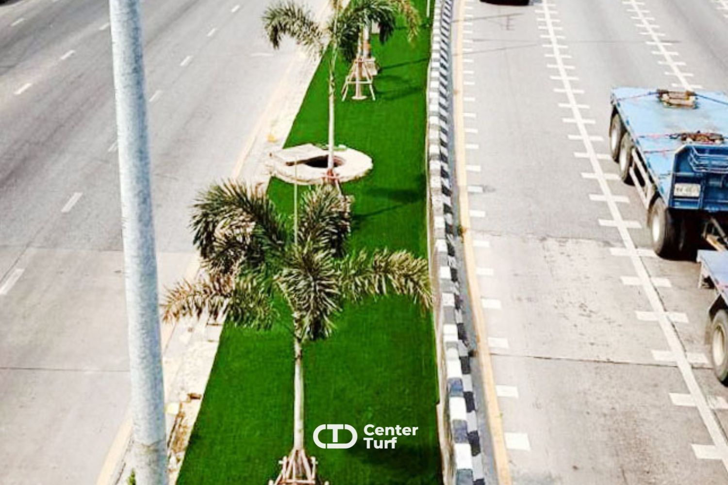 โดดเด่นด้วยความทนทานต่อทุกสภาพอากาศ ไม่ว่าจะเป็น  แสงแดดจัดหรือฝนตกหนัก ก็ยังคงสีสันสวยงาม 